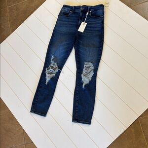 NWT Good American Good waist Crop Jeans! Size 28